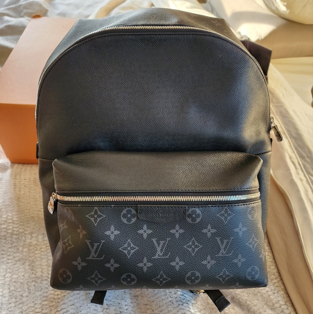 Authentic Louis Vuitton Monogram Discovery Back P… - image 1